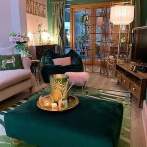 Meet your Posher, Lee